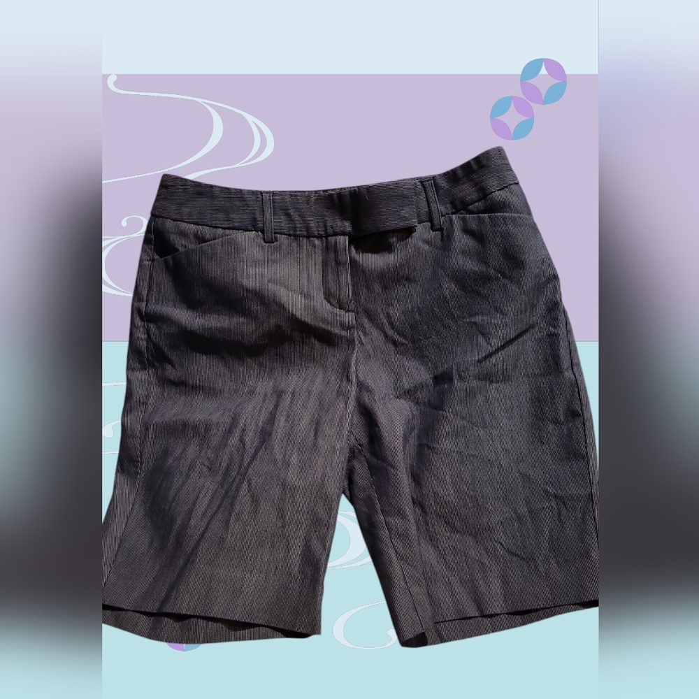 ExpressDressy Bermuda shorts black and white gine pinstrip perfect for any day